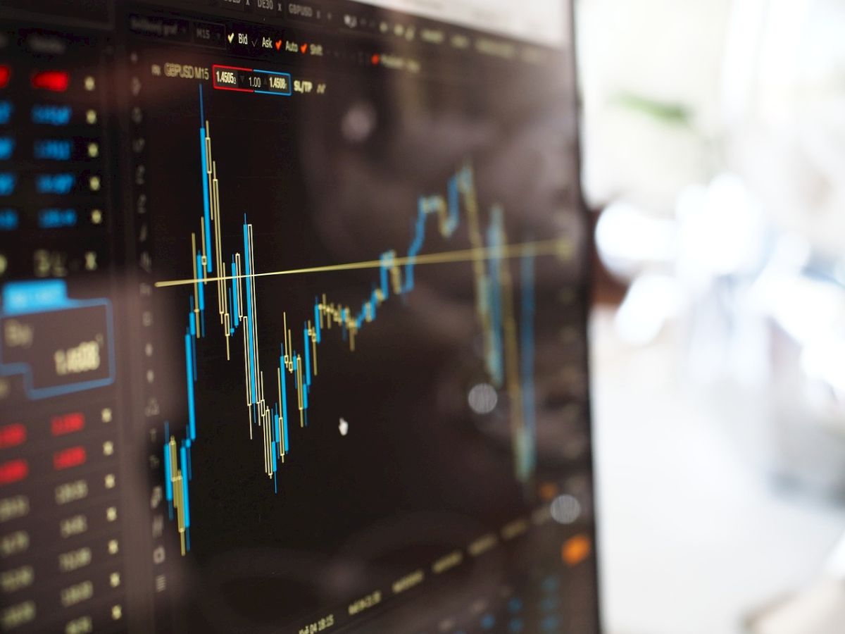 Assessing Cycles and Structural Changes in Markets